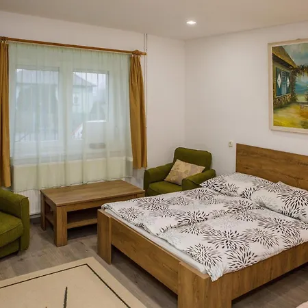 Biro Apartmanhaz דירה
