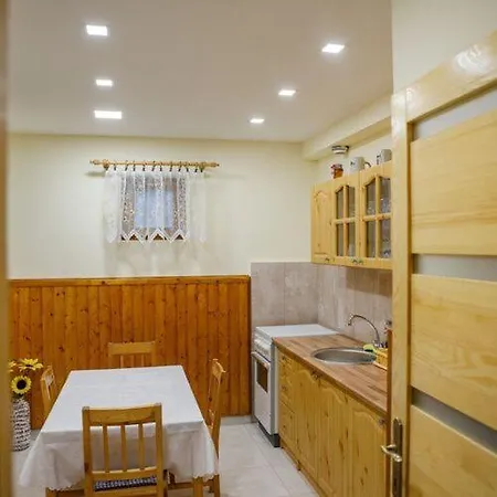 Biro Apartmanhaz דירה