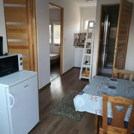 Biro Apartmanhaz * Sármellék