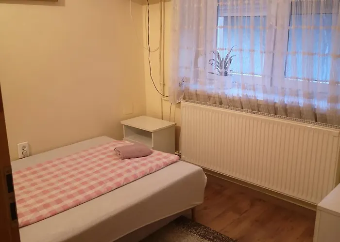 דירה Biro Apartmanhaz Sármellék